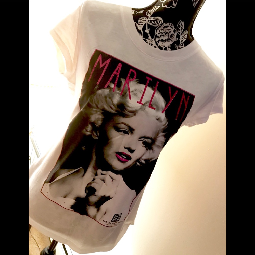 Red Carpet Noir Marilyn Monroe tee 💞💞